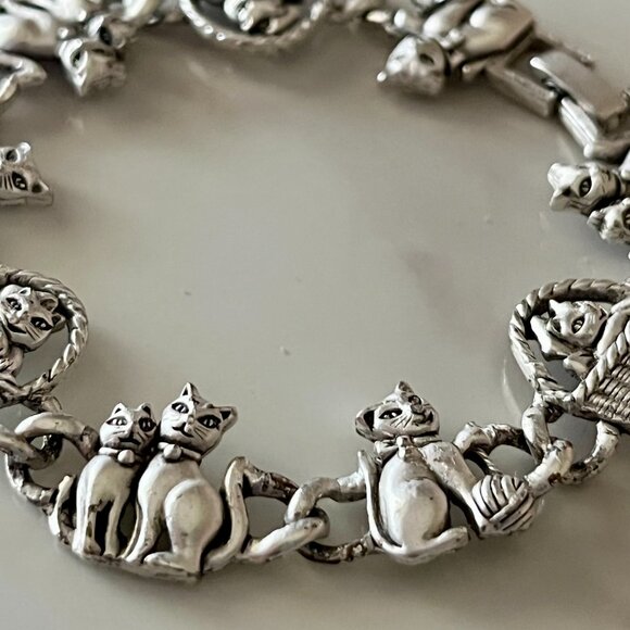 Vintage Cat Bracelet - Picture 3 of 3